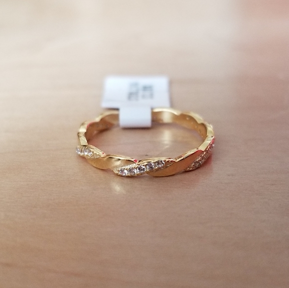 Jewelry - 14kt Yellow Gold Twist Band